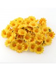 100 sztuk/partia 2.5cm Mini Daisy dekoracyjny kwiat sztuczne jedwabne kwiaty dekoracja na przyjęcie ślubne Home Decor (bez łodyg