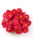 100 sztuk/partia 2.5cm Mini Daisy dekoracyjny kwiat sztuczne jedwabne kwiaty dekoracja na przyjęcie ślubne Home Decor (bez łodyg