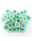 100 sztuk/partia 2.5cm Mini Daisy dekoracyjny kwiat sztuczne jedwabne kwiaty dekoracja na przyjęcie ślubne Home Decor (bez łodyg