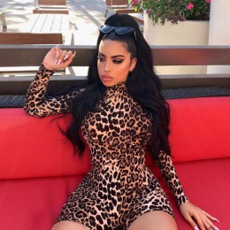 ANJAMANOR Cheetah drukuj seksowne rampersy Playsuit jesienne ubrania dla kobiet Clubwear kombinezon na szyję z długim rękawem ko