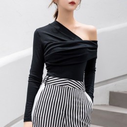 TWOTWINSTYLE Sexy Off Shoulder asymetryczne damskie t-shirty topy kobieta Slim z długim rękawem moda czarna koszulka jesień 2019