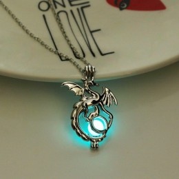 2019 Fashion Dragon świecące naszyjnik z kamienia kobiety Man świecące w ciemności naszyjnik filmy TV Luminous Decoration jewelr
