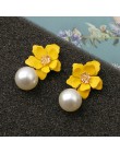 Moda Pearl Drop Dangle kolczyki farba kwiat emalia złoty słodki biżuteria Vintage komunikat kolczyki dla dziewczyn kobiet prezen