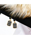 Eleganckie czarno-białe Houndstooth Plaid aksamitne tkaniny okrągłe duże koło długie kolczyki dla kobiet zniekształcone tkaniny 