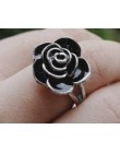 Huitan czarna róża pierścionek z CZ Micro Pave świąteczne przyjęcie noworoczne biżuteria Vintage pierścienie kwiatowe dla kobiet