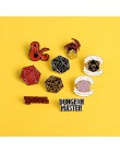 Dragon & dungeon Pins czerwony smok logo gry Lapel emalia Pin odznaki Polygon Dice zdecydować los broszki koszula biżuteria do t