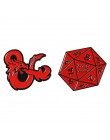 Dragon & dungeon Pins czerwony smok logo gry Lapel emalia Pin odznaki Polygon Dice zdecydować los broszki koszula biżuteria do t