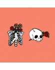 Goth Romance Rose Flower szkielet emalia Pin para zakochanych szkielet biżuteria Dark Punk broszki odznaki Unisex Goth emalia Pi