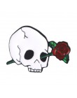 Goth Romance Rose Flower szkielet emalia Pin para zakochanych szkielet biżuteria Dark Punk broszki odznaki Unisex Goth emalia Pi