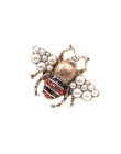 Cindy xiang New Fashion Pearl broszka pszczoła dla kobiet Antique złoty kolor broszka Pin Vintage Style biżuteria wysokiej jakoś