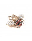 Cindy xiang New Fashion Pearl broszka pszczoła dla kobiet Antique złoty kolor broszka Pin Vintage Style biżuteria wysokiej jakoś