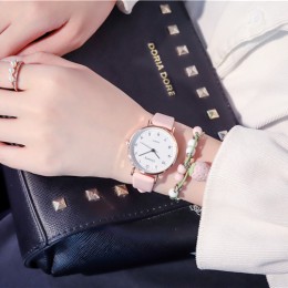 Kobiety moda biały zegarek skóra quartz zegarki damskie 2019 marka ulzzang proste numer Dial kobieta zegar Montre Femme