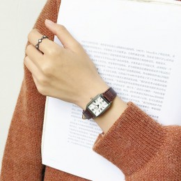 Moda kobiety vintage skórzane zegarki prostokąt dial eleganckie zegarki damskie casual kobieta zegarek retro roma numer zegara