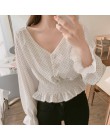 Vintage dekolt w serek Flare rękaw Polka Dot kobiety bluzka koszule eleganckie guziki z przodu wąska talia Ruffles bluzka damska