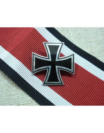 Niemiecki żelazny krzyż przypinka