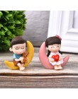 1 zestaw miłośników Sweety para krzesło figurki baśniowe miniaturki do ogrodu Gnome Moss prezent na walentynki rzemiosło żywiczn